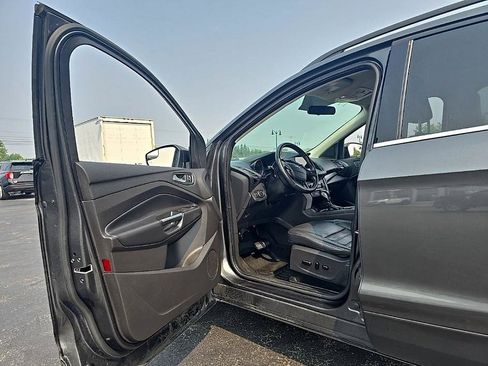 Used 2019 Ford Escape SEL image 9