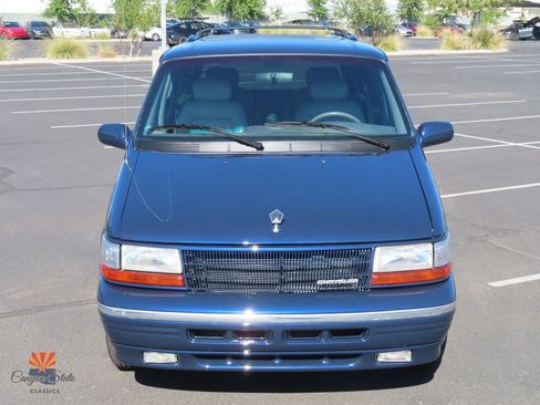 Used 1995 Chrysler Town & Country image 31