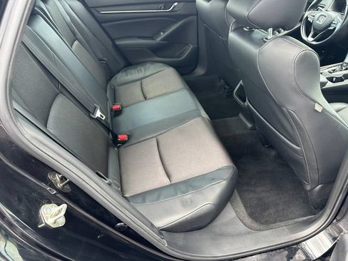 Used 2018 Honda Accord Sport image 10