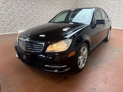 Used 2012 Mercedes-Benz C 300 4MATIC Sedan image 3