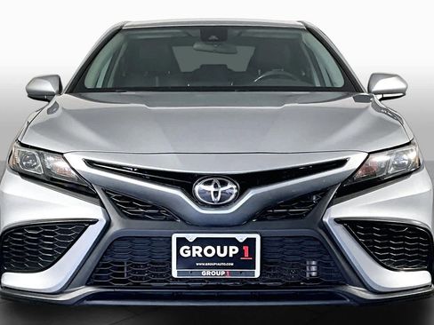 Used 2021 Toyota Camry SE FWD image 4