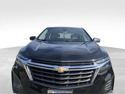 Used 2023 Chevrolet Equinox LS FWD image 2