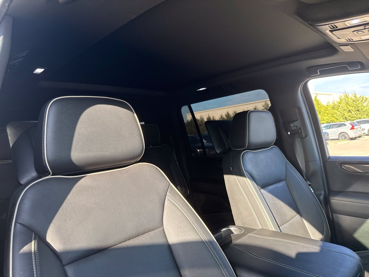 Used 2025 GMC Yukon XL Elevation w/ Elevation Premium Package AWD/4WD image 21