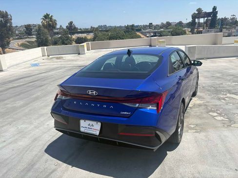 Used 2025 Hyundai Elantra Limited FWD image 39
