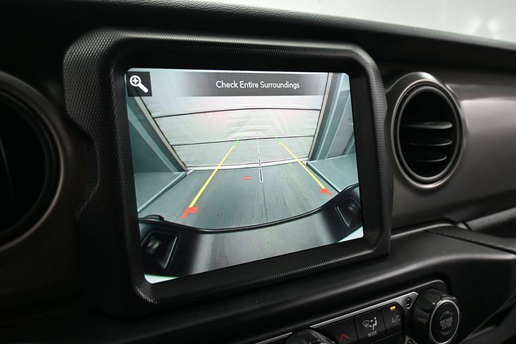 Used 2023 Jeep Gladiator Sport AWD/4WD image 11