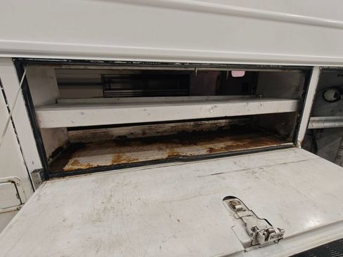 Used 2004 Chevrolet Express 3500 RWD image 19