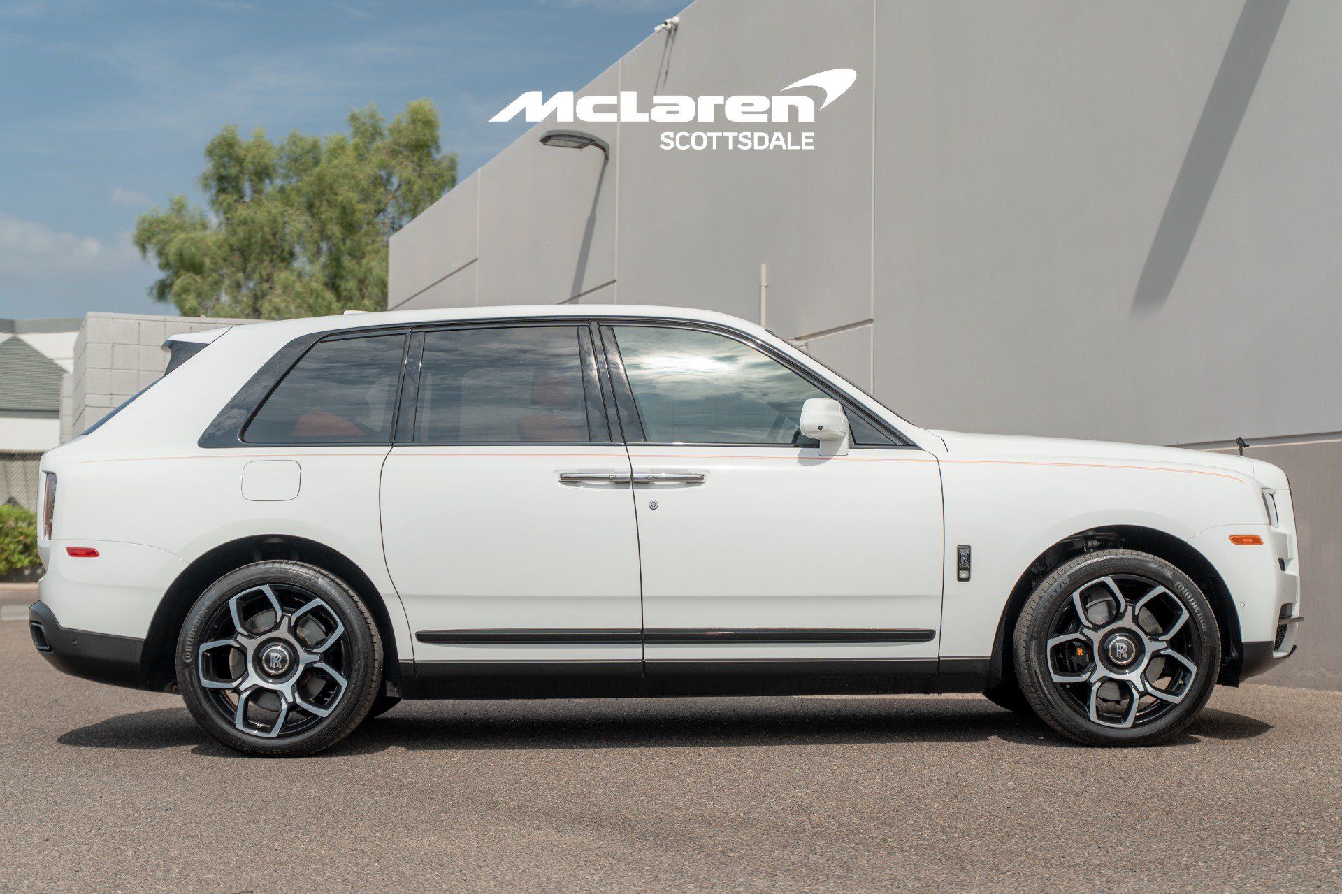 Used 2022 Rolls-Royce Cullinan Black Badge AWD/4WD image 8
