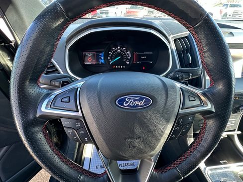 Used 2020 Ford Edge ST-Line w/ Cold Weather Package image 12
