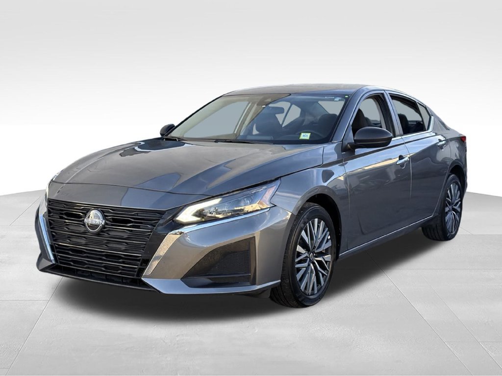 Used 2025 Nissan Altima 2.5 SV AWD/4WD image 3