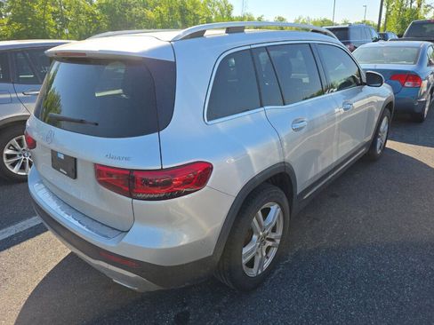 Used 2020 Mercedes-Benz GLB 250 4MATIC w/ Premium Package image 4