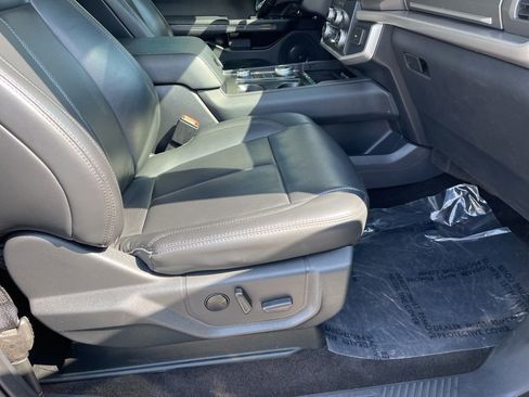 Used 2022 Ford Expedition Max XLT image 28