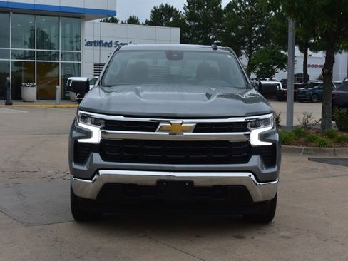 Used 2023 Chevrolet Silverado 1500 LT AWD/4WD image 2