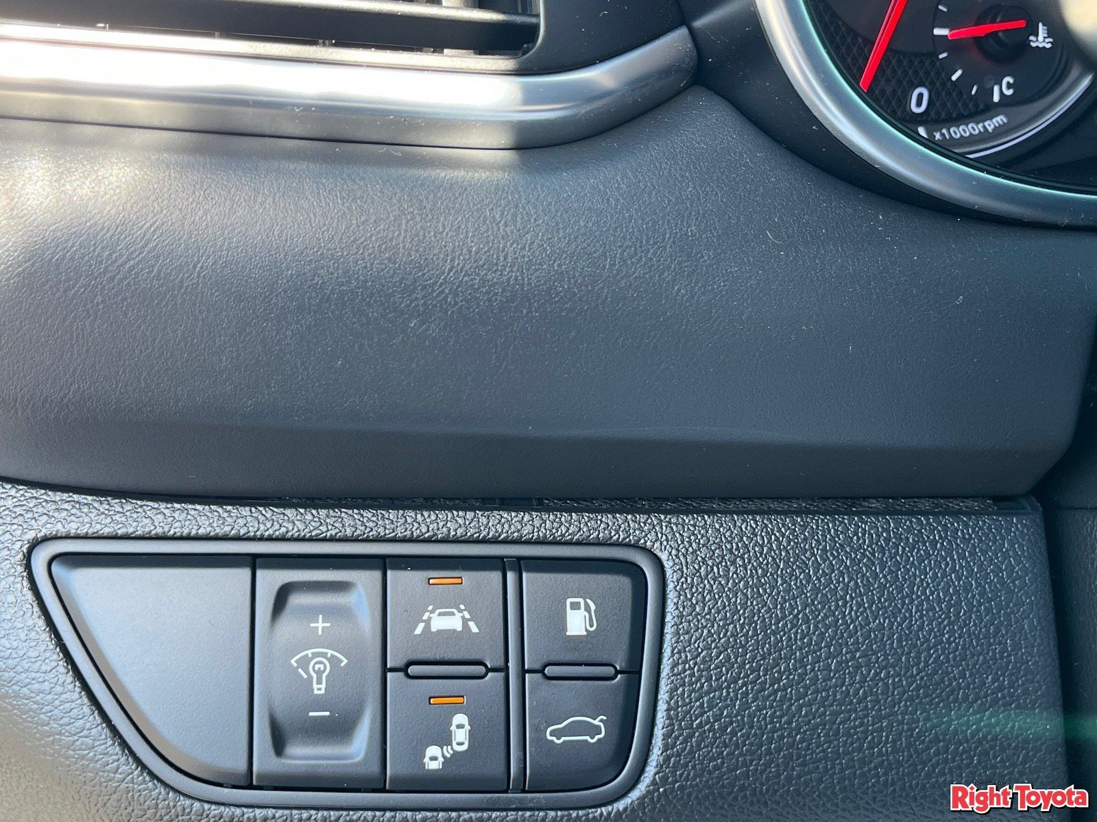 Used 2019 Genesis G70 3.3T Elite AWD/4WD image 32