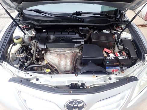 Used 2010 Toyota Camry LE image 37
