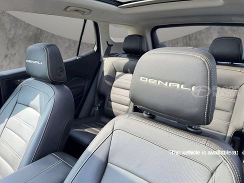 Used 2024 GMC Terrain Denali w/ Denali Premium Package AWD/4WD image 8