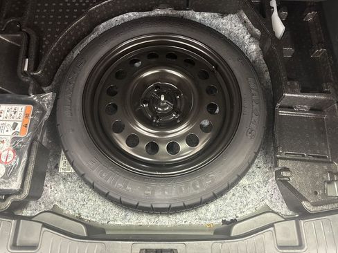 Used 2025 Ford Escape Platinum image 26