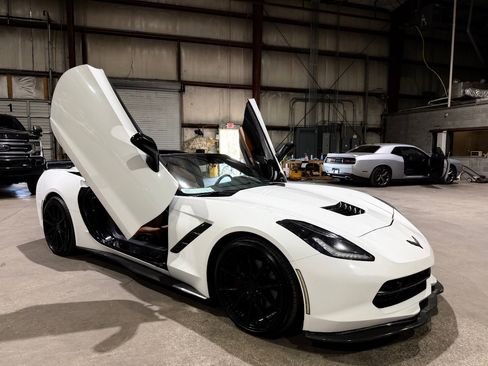 Used 2016 Chevrolet Corvette Stingray Coupe w/ 2LT Preferred Equipment Group image 2