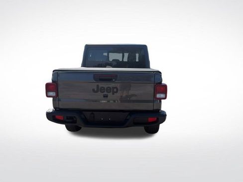 Used 2025 Jeep Gladiator Sport AWD/4WD image 4