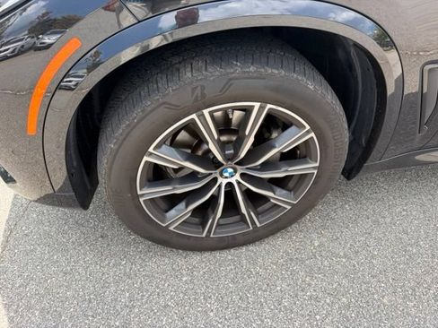 Used 2023 BMW X5 xDrive40i w/ M Sport Package AWD/4WD image 9