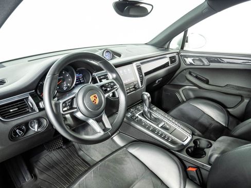 Used 2018 Porsche Macan GTS AWD/4WD image 4