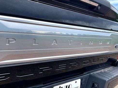 Used 2018 Ford F250 Platinum w/ Platinum Ultimate Package AWD/4WD image 24