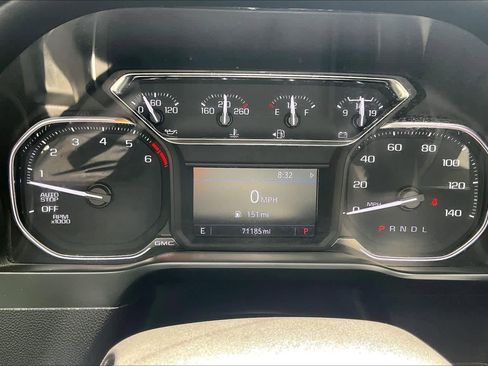 Used 2020 GMC Sierra 1500 SLT RWD image 25