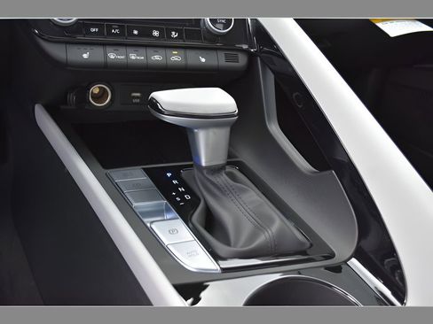 New 2026 Hyundai Elantra Limited FWD image 25