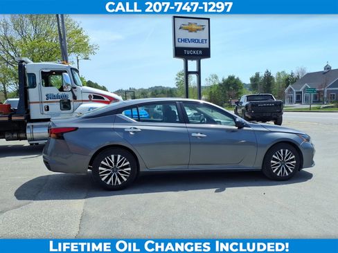 Used 2023 Nissan Altima 2.5 SV FWD image 5