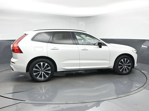 Used 2024 Volvo XC60 B5 Plus w/ Protection Package Premier AWD/4WD image 9