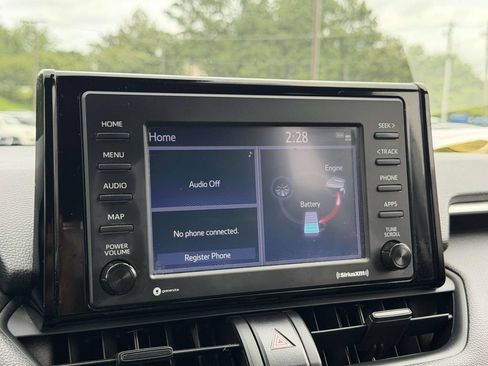 Used 2022 Toyota RAV4 LE AWD/4WD image 3