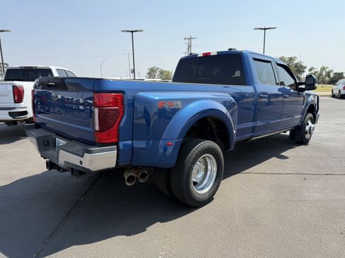 Used 2022 Ford F350 Lariat w/ Lariat Ultimate Package AWD/4WD image 3