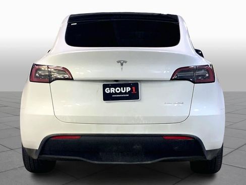 Used 2023 Tesla Model Y AWD image 4