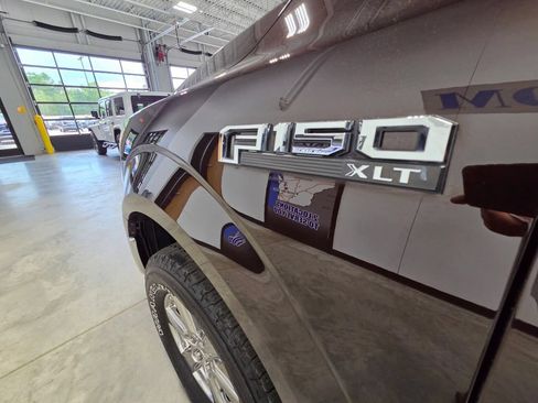 Used 2018 Ford F150 XLT w/ Equipment Group 302A Luxury AWD/4WD image 13