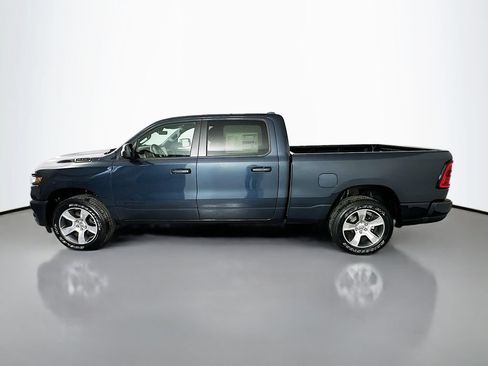 New 2026 RAM 1500 Express AWD/4WD image 4