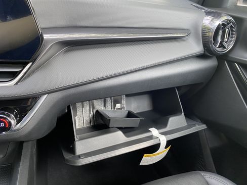 Used 2026 Chevrolet Equinox LT w/ Convenience Package II FWD image 31