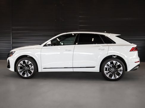 Certified 2025 Audi Q8 Premium w/ Black Optic Package AWD/4WD image 15