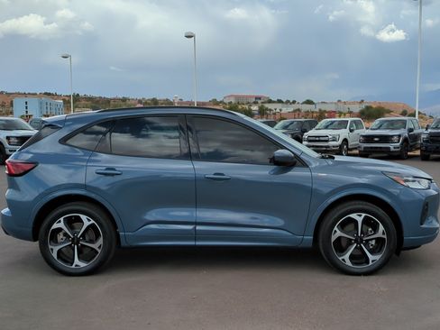 Used 2024 Ford Escape ST-Line Select w/ Tech Pack #2 AWD/4WD image 3