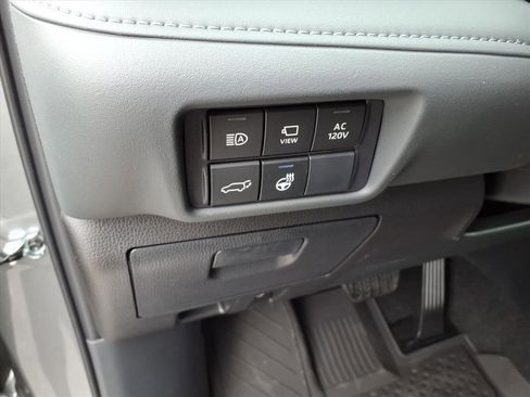 New 2026 Toyota Highlander Platinum AWD/4WD image 10