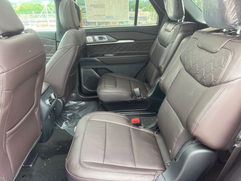 New 2026 Ford Explorer Platinum w/ LUX Leather Package AWD/4WD image 17