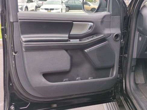 Used 2025 Ford Expedition Platinum AWD/4WD image 12
