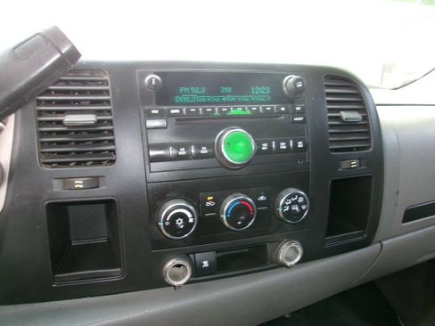Used 2011 Chevrolet Silverado 2500 W/T AWD/4WD image 17