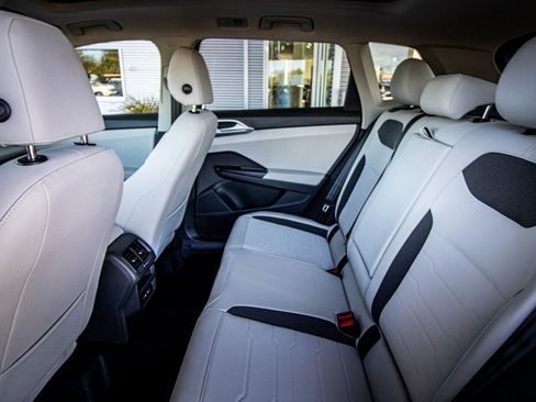 New 2026 Volkswagen Taos SE FWD image 46