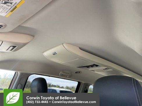 Used 2009 Chrysler Town & Country Touring image 24