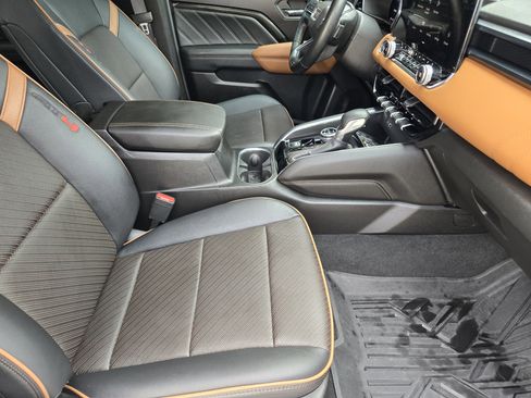 Used 2024 GMC Canyon AT4 w/ AT4 Premium Package image 10