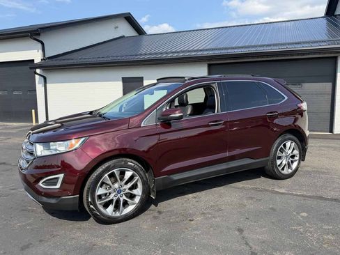 Used 2018 Ford Edge Titanium w/ Equipment Group 302A AWD/4WD image 2