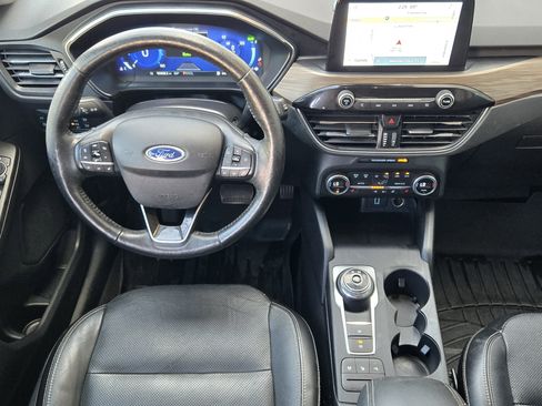 Used 2020 Ford Escape Titanium image 21