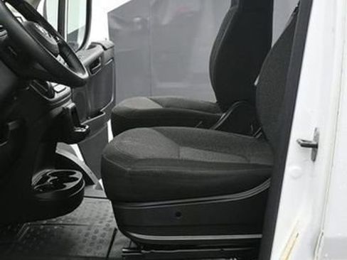 Used 2025 RAM ProMaster 2500 w/ Convenience Group image 16