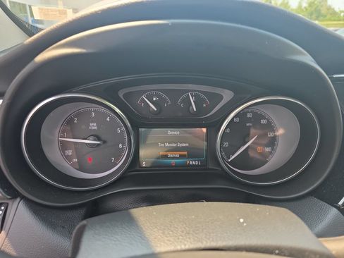 Used 2019 Buick Envision Essence FWD image 16