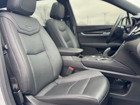 Used 2022 Cadillac XT6 Premium Luxury image 24