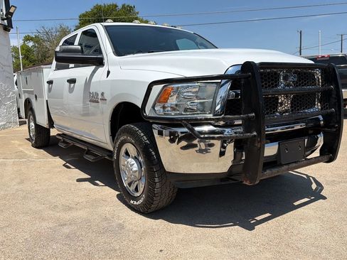 Used 2018 RAM 3500 Tradesman w/ Chrome Appearance Group AWD/4WD image 4